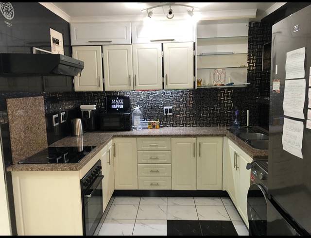 2.5 BEDROOM FLAT RENTED IN SYDENHAM